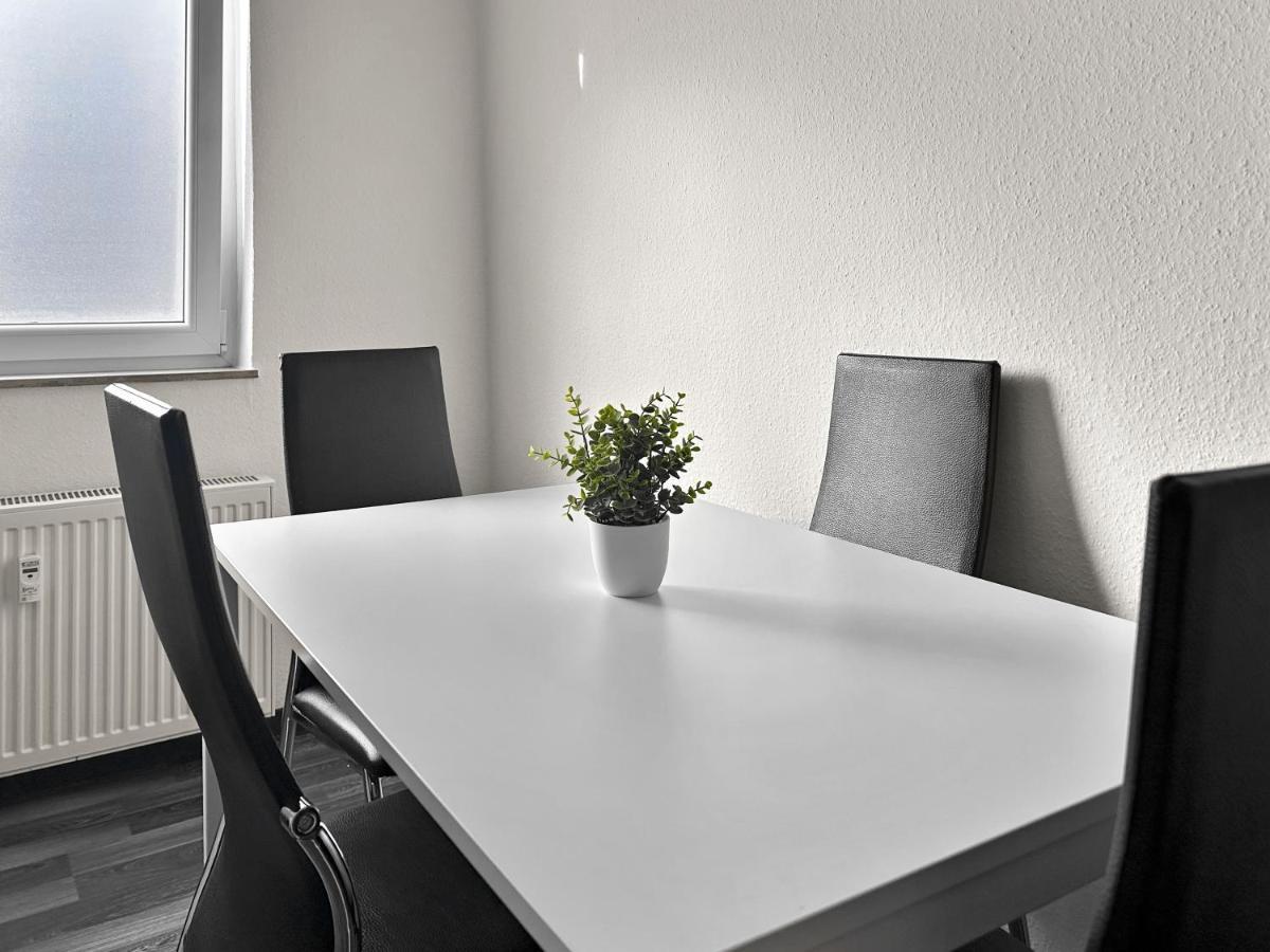 Relax Oasis With 65 Smarttv, Kitchen And Balcony Appartement Duisburg Buitenkant foto